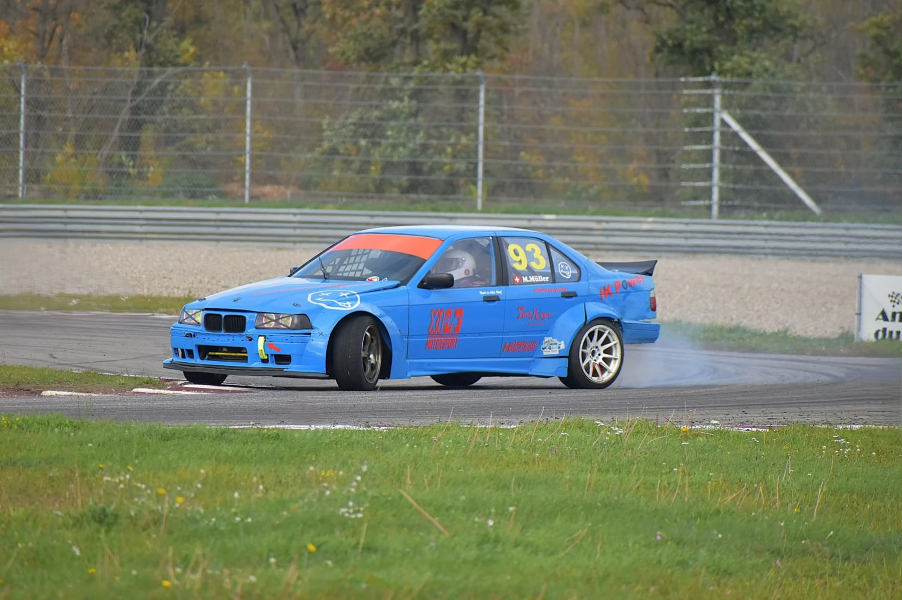 Michaels BMW E36 mit Startnummer 93 im Drift